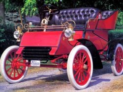 23 июля 1903 года Форд продал первый автомобиль